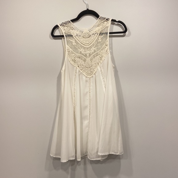 White tunic - Picture 2 of 5